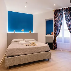Couette-café Azur, Nice